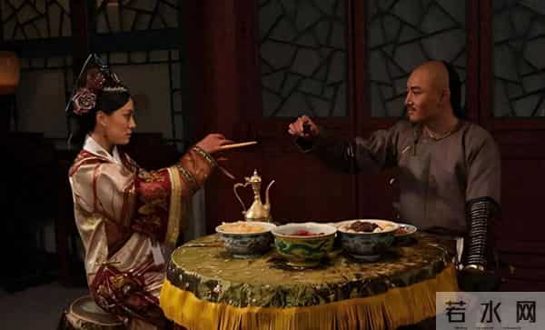 果郡王临终前才发觉,家宴上甄嬛故意打翻酒杯,其实是救了他一命