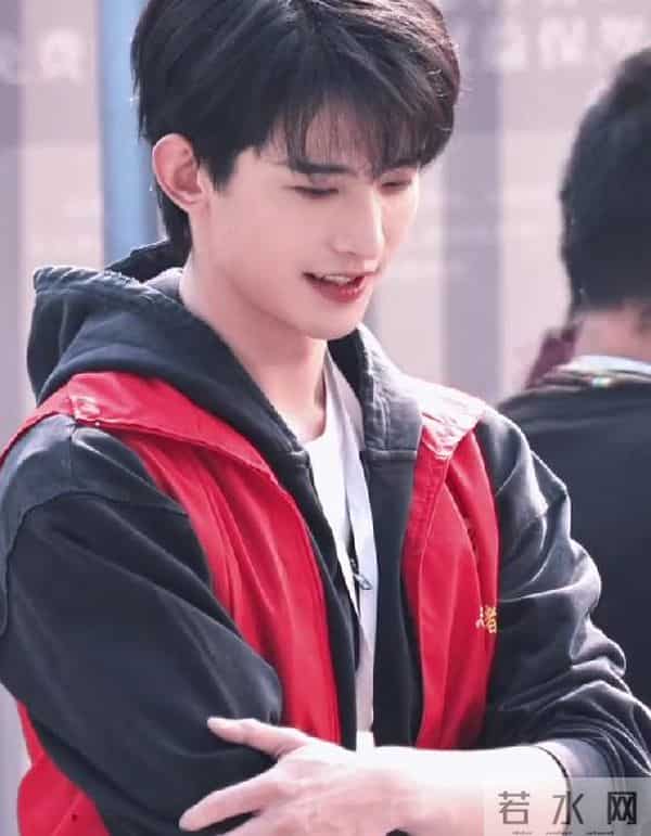 李一桐《美人余》生图太迷人！和乔振宇同框养眼，易梦玲美出圈！