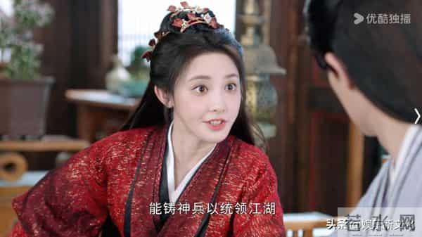 一个撅嘴瞪眼，一个眉毛飞出脸，《凤凰台上》俩主演看得真难受！