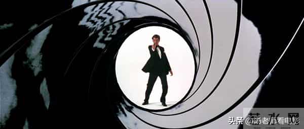 《007黄金眼》上映三十周年:从低谷到重塑,史上最帅007横空出世