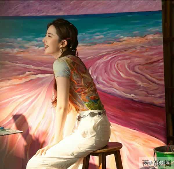 脸肿油腻就别演都市剧！41岁朱珠一出手，让观众看清刘亦菲有多强