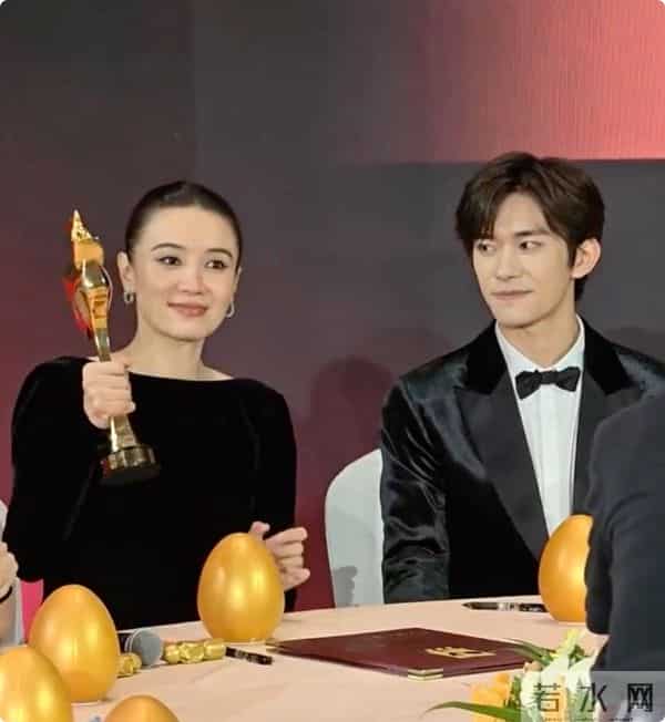 金鸡奖谜团：张艺谋遭质疑，《哪吒2》被冷落，陈道明举动成焦点