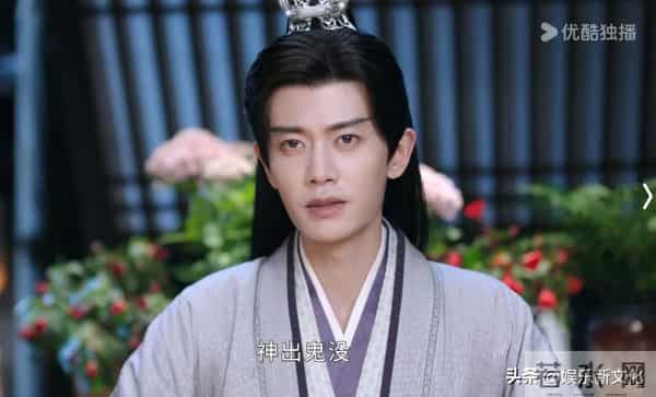 一个撅嘴瞪眼，一个眉毛飞出脸，《凤凰台上》俩主演看得真难受！