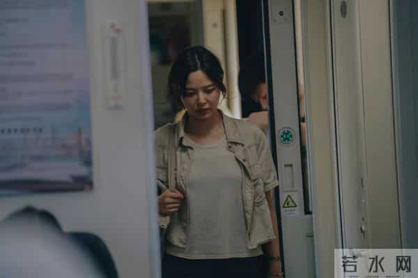 意难平！辛芷蕾冲百花奖或失败，《日掛中天》因观影未达到人次