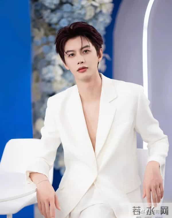 短剧人气男神大换血，何健麒逆袭第九，柯淳垫底，榜首竟是他