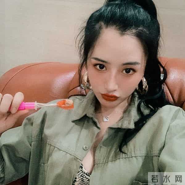 五十四岁清洁工曾是：香港当红女演员，二十万片酬换半生阴影，