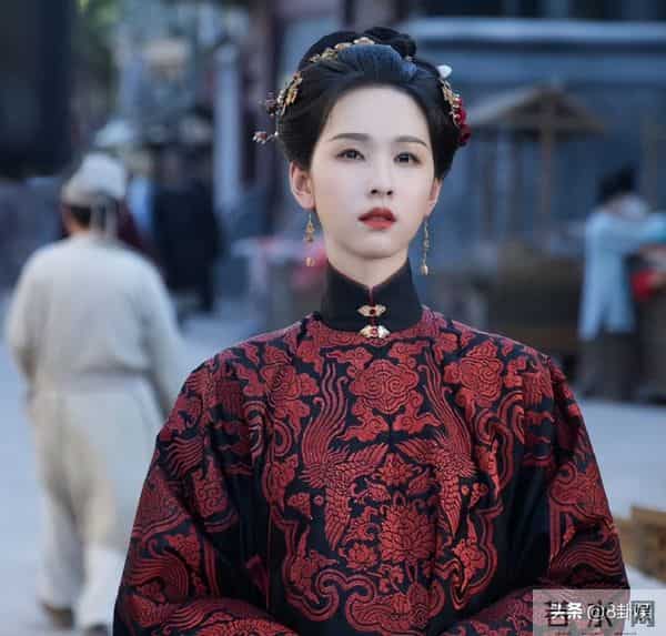 脸肿油腻就别演都市剧！41岁朱珠一出手，让观众看清刘亦菲有多强