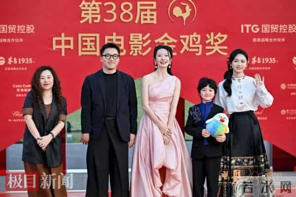 道破中国式家庭的和解密码：湖北首部主控主投电影《不丢人》获金鸡奖提名