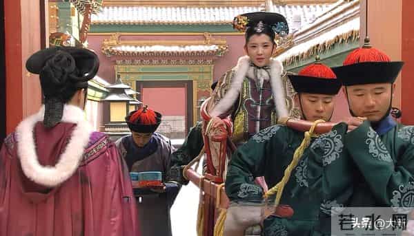 为什么崔槿汐敢和瓜六吵架？华妃降为答应为什么也敢和瓜六吵架？