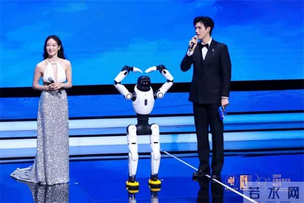 5天55小时全景直击第38届金鸡奖，电影频道精彩呈现2025“金鸡直播间”