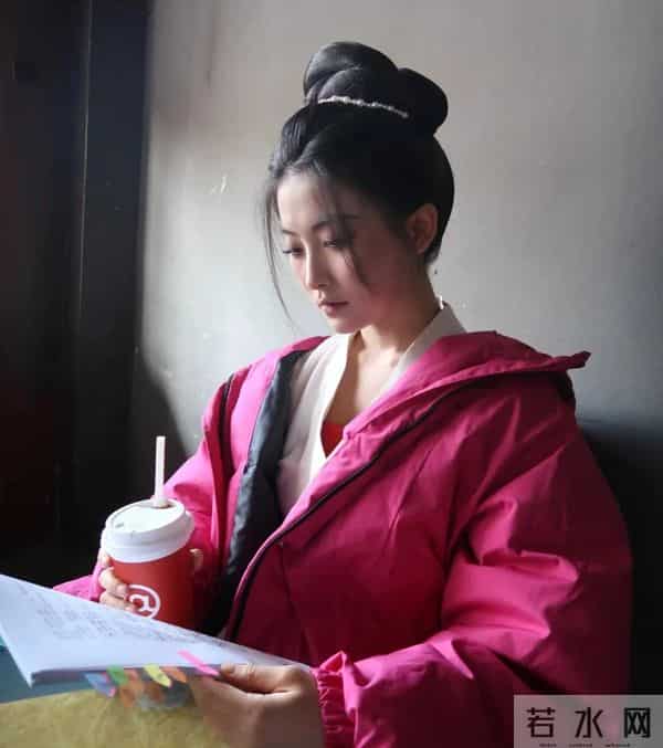 一个女演员，被困“虐女”流水线的两年