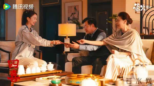 《四喜》原来她让冯父晚节不保，比何丽华小27岁，短发精明早算好