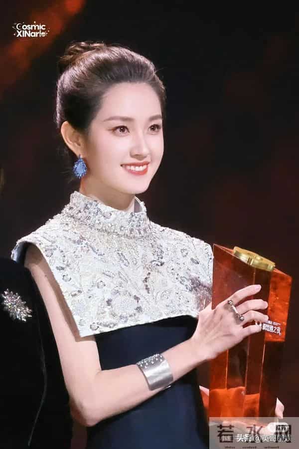 郭宇欣《玉簟秋》造型曝光，穿学生装演反派，“美强惨”的天花板