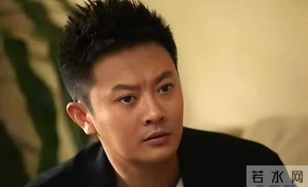 这个男演员，一生事业“毁”在两个女人手里，妻子只有脸是真的