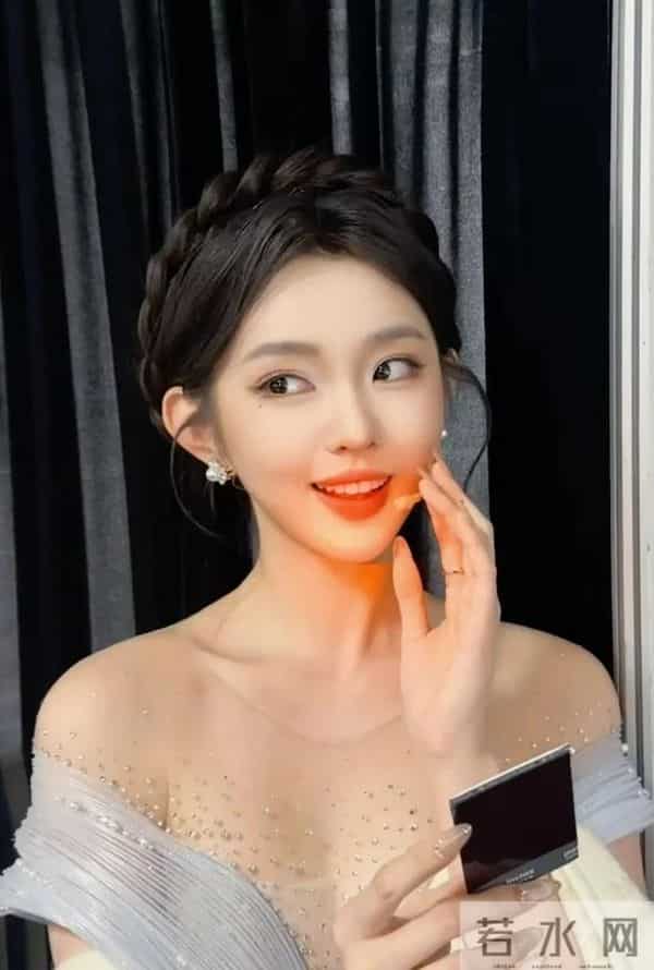 短剧顶流彻底换血了，郭宇欣跌至第四，居然只有第三是男演员！