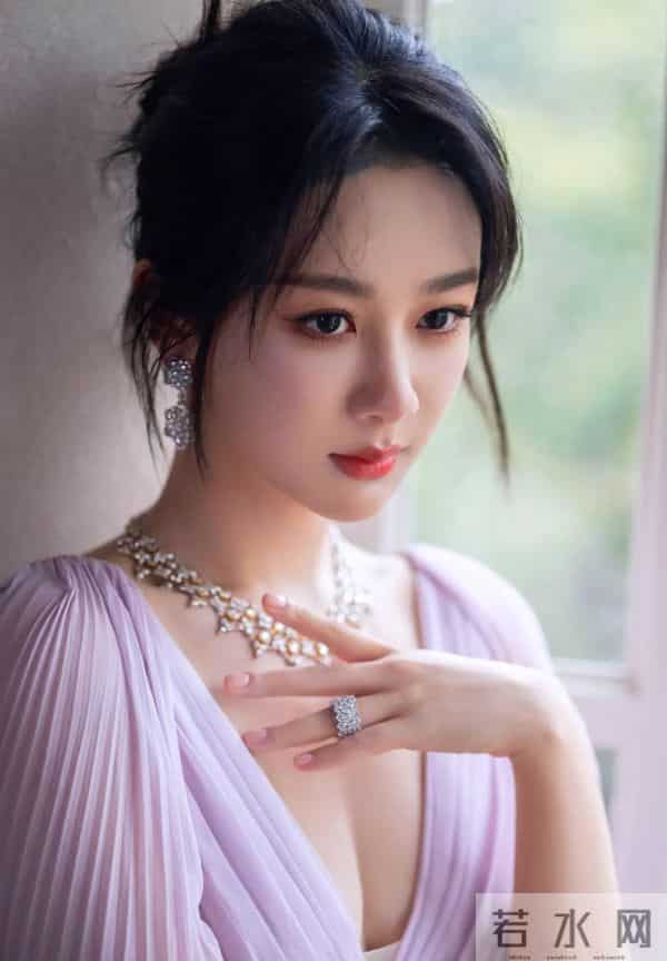 杨紫官宣新身份，网友：从“小雪”到“杨制片”这才是真·王炸