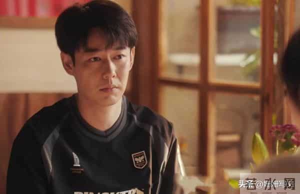 国家一级演员老爸，15 年查无此人，36 岁凭《四喜》一夜封神