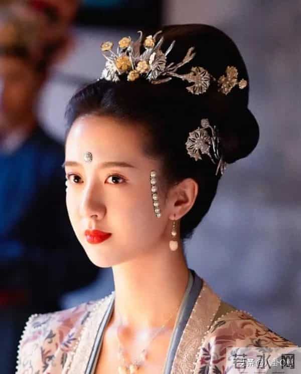 演完《藏海传》演《唐诡3》，换个角色认不出，内娱又多位剧抛脸