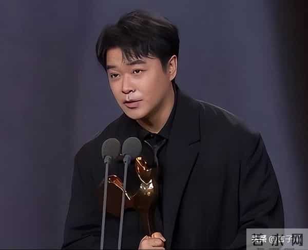 《哪吒2》获金鸡奖最佳美术片, 台上却无一人领奖, 饺子导演飘了？