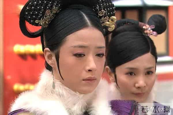 为什么崔槿汐敢和瓜六吵架？华妃降为答应为什么也敢和瓜六吵架？