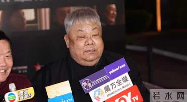 离谱！香港知名老戏骨被指欠债百亿，本人粗口回应，拒转行做司机