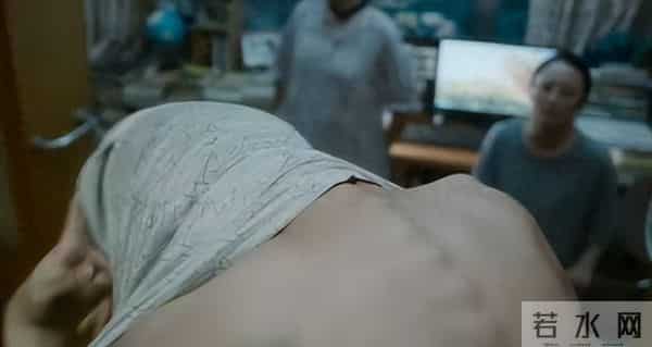 易烊千玺五个片场细节告诉你，他为何值得一座金鸡奖杯