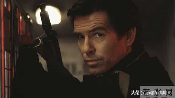 《007黄金眼》上映三十周年:从低谷到重塑,史上最帅007横空出世