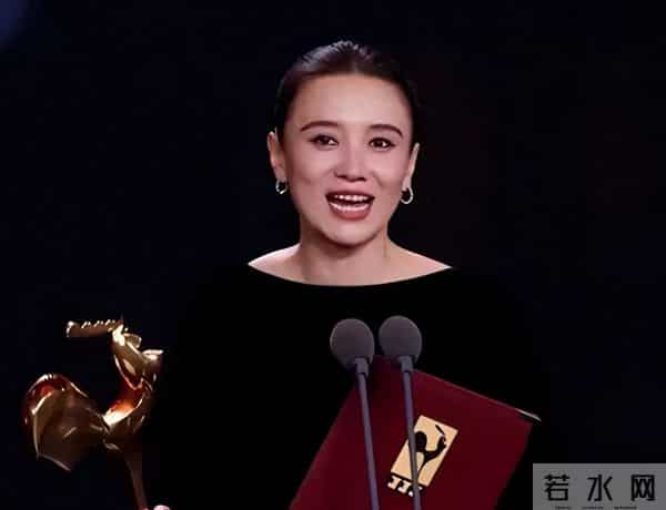 宋佳金鸡再封影后，官媒火速发声，不提网友质疑，字字皆是认可