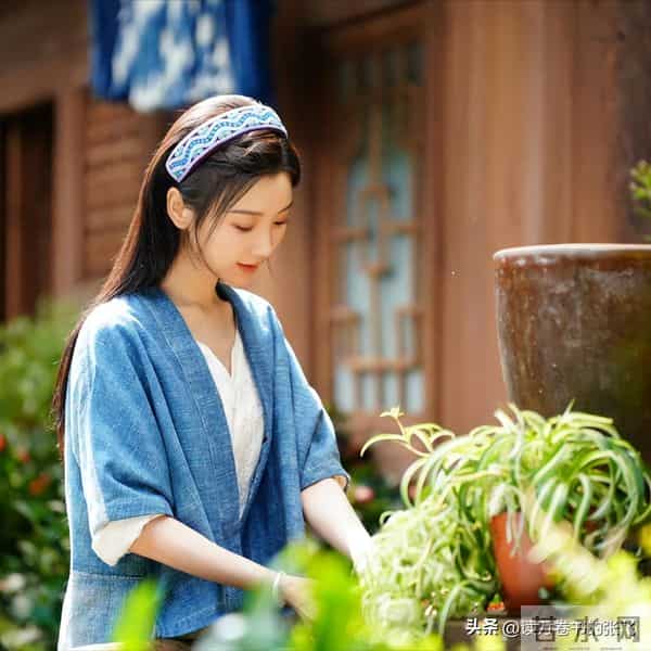 祸害央视乡村剧？大浓妆锥子脸假鼻梁，别辣观众眼睛了