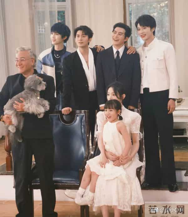 太奶驾到-57岁老戏骨屈刚演70岁大佬,对18岁李柯以喊“妈妈”!