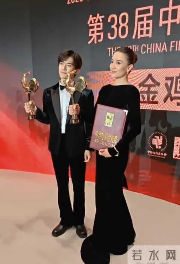 金鸡奖质疑愈演愈烈!官媒曾呼吁调查奖项黑幕,也和张艺谋有关