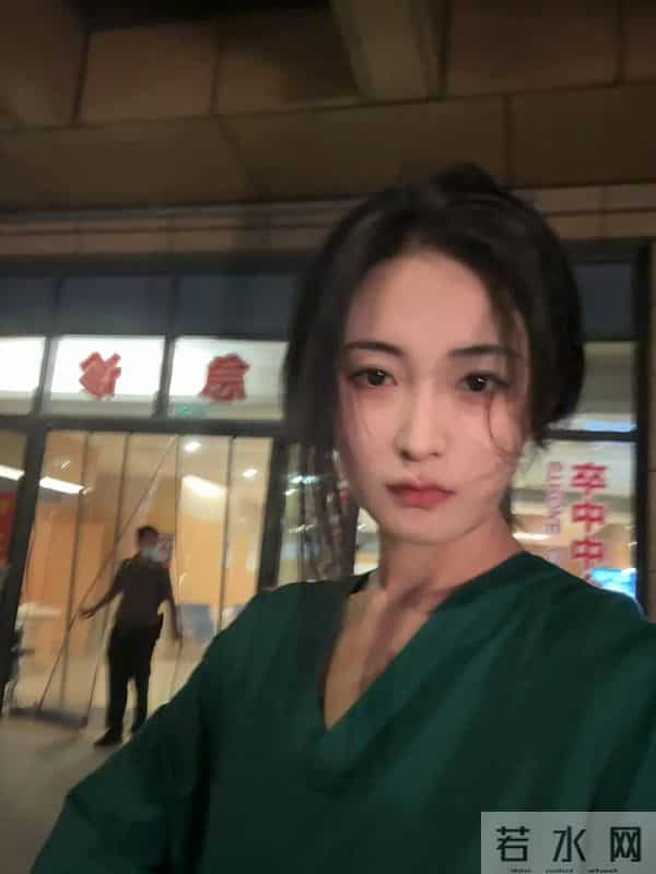 一个女演员，被困“虐女”流水线的两年