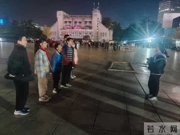 以光影为舟，载童心驶向母爱的深海