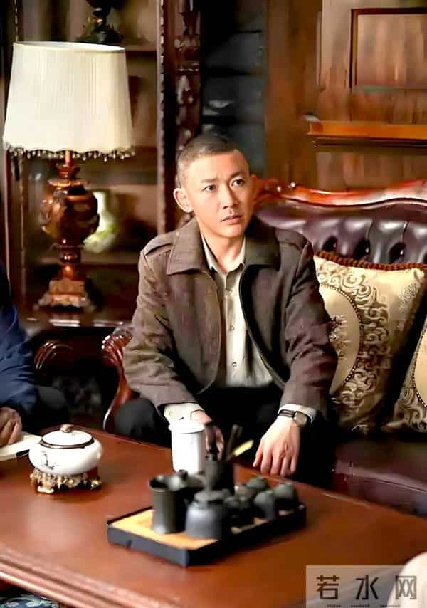 这两部热门2025悬疑剧 《钢铁森林》《暗夜与黎明》到底值不值得追