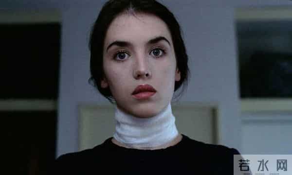 《着魔》：一部撕裂人性的恐怖经典，为何至今让人脊背发凉？