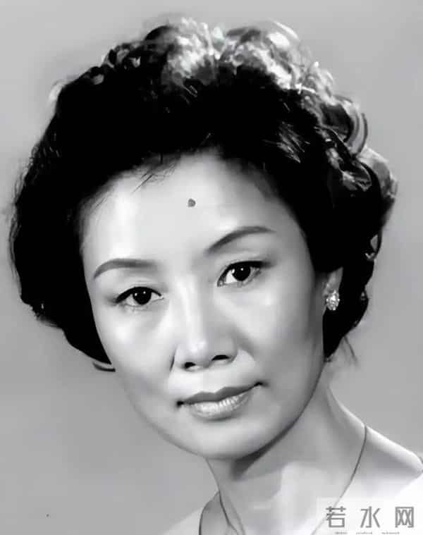 拿终身成就奖，女儿是航天专家，儿媳是国际影后，她的人生精彩