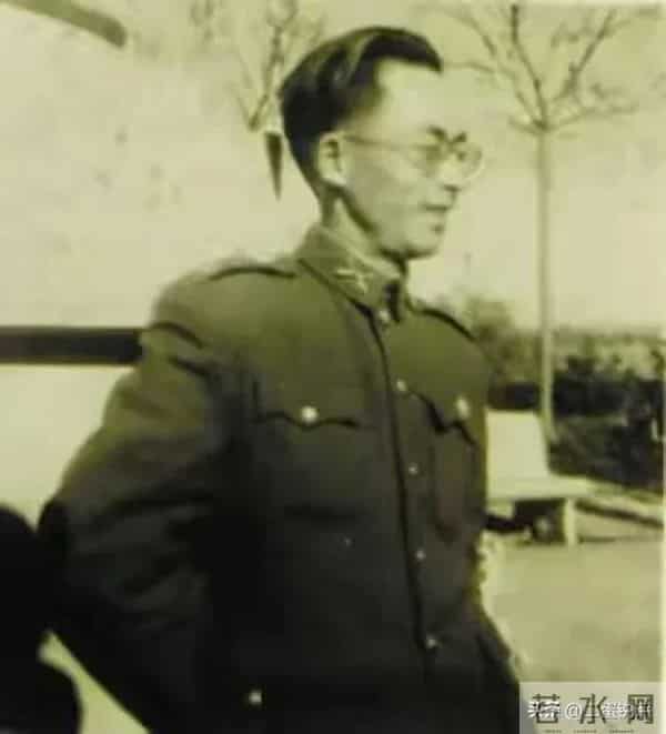 好家伙！《潜伏》余则成身上的五个桥段，就来自《隐锋》李亨原型