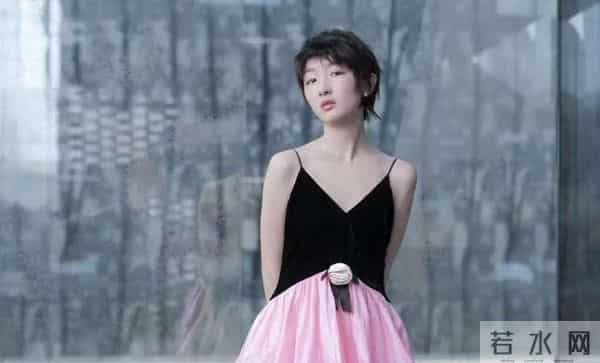 75岁的张艺谋也没想到，一场金鸡颁奖典礼，险些让他晚节不保！