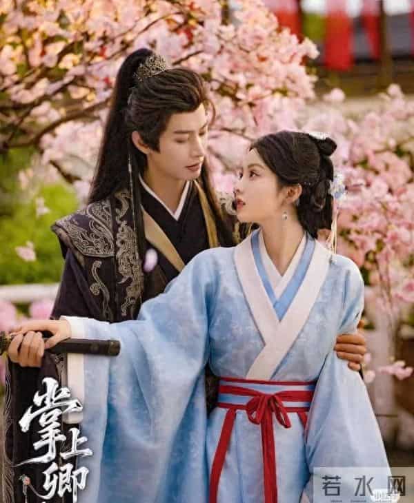 何健麒终于支棱起来了！新剧首播破百万，原来亮点全在女主身上