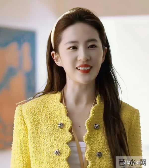 脸肿油腻就别演都市剧！41岁朱珠一出手，让观众看清刘亦菲有多强