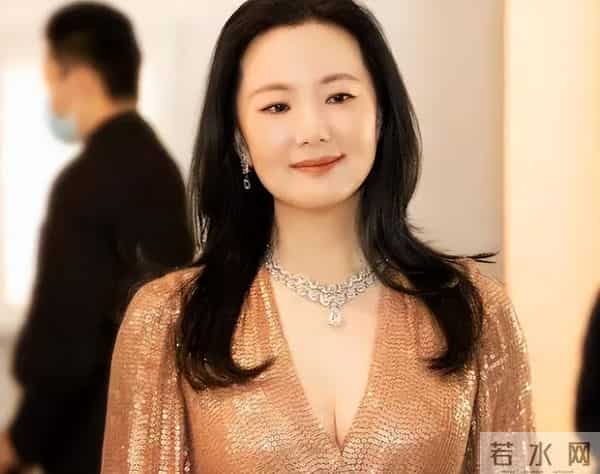 面子里子都有了！咏梅金鸡奖全程陪跑引粉丝不满，事后的回应亮了