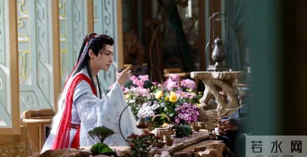 服化道拉满，剪辑拖后腿：罗云熙《水龙吟》的可惜与值得