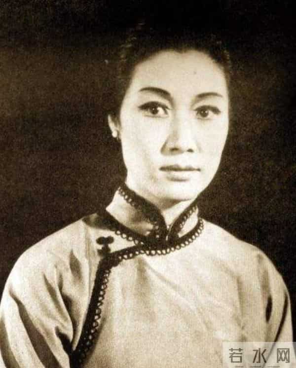 拿终身成就奖，女儿是航天专家，儿媳是国际影后，她的人生精彩