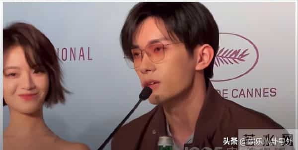 易烊千玺和李庚希上演了一场“咬脖”戏,末日禁忌恋磕疯了