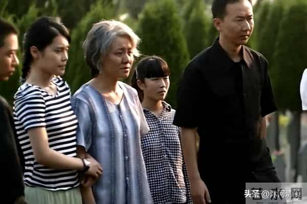 德华受委屈时，亲女儿丁小样为什么不说话？3个真相太现实