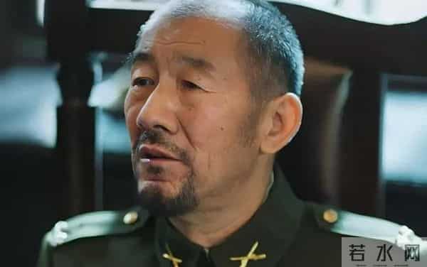 《隐锋》当街灭口藏狠招！被枪杀的证人，藏着曹鹏吕文禄的死穴