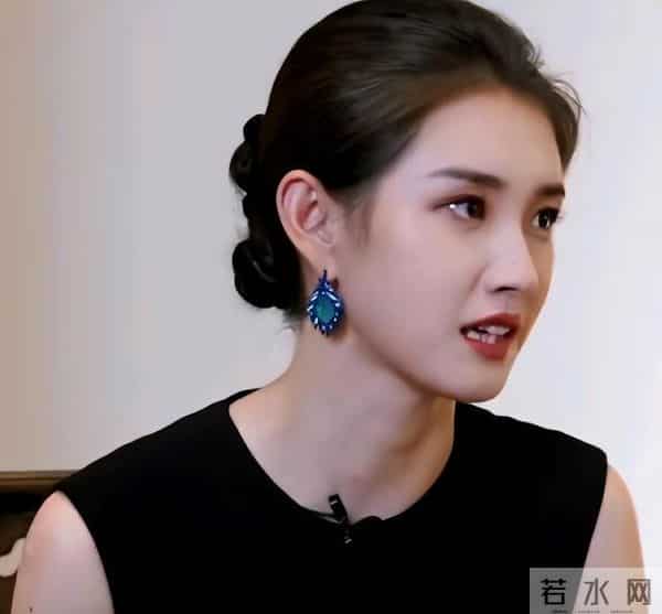 刘诗诗也不会想到，曾在她身边演丫鬟的女孩，在另一个赛道成顶流