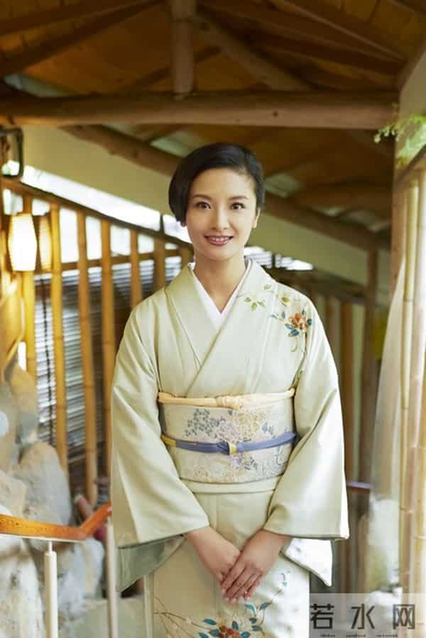 五十四岁清洁工曾是：香港当红女演员，二十万片酬换半生阴影，