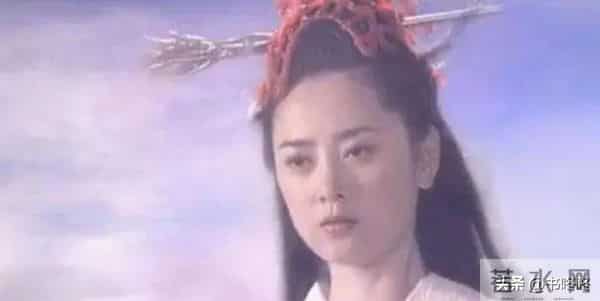 导演只是让她客串一下，不料成全剧第一美女，难怪陆振华一见倾心