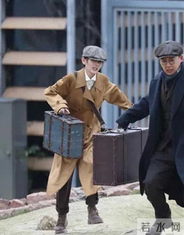 民国兄妹欢乐多！郭麒麟宋祖儿拎箱逃荒喜感十足